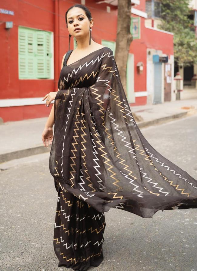 Faux Georgette Black Daily Wear Thread Work Saree